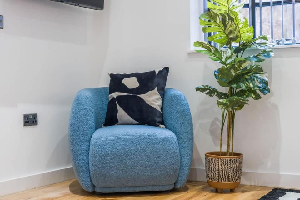 Stylish 2BR Apt near City Centre - 2 Ensuites & WiFi Apartment in Birmingham