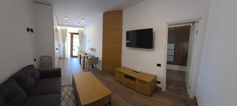 Communal lounge/ TV room, TV and multimedia, Living room, Evening entertainment