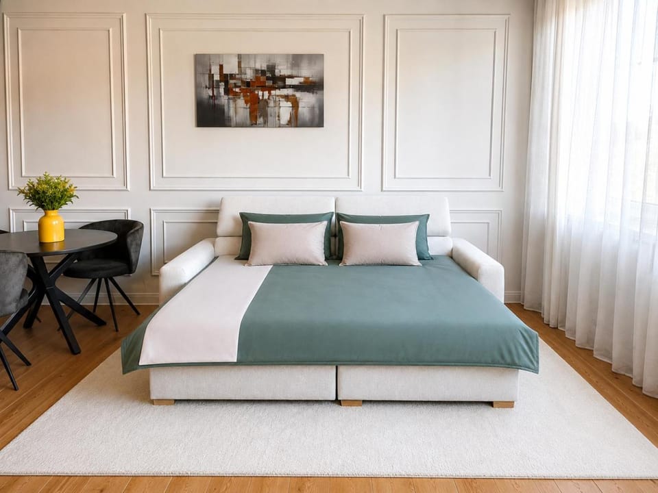 Bed, Living room