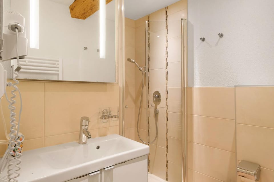 Bathroom, Living room