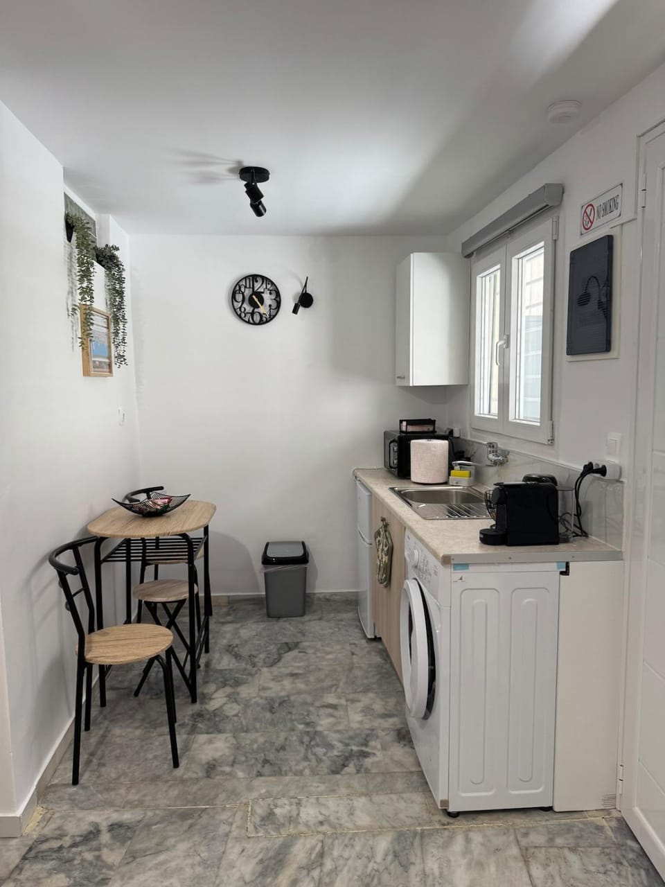 Modern studio House in Alimos