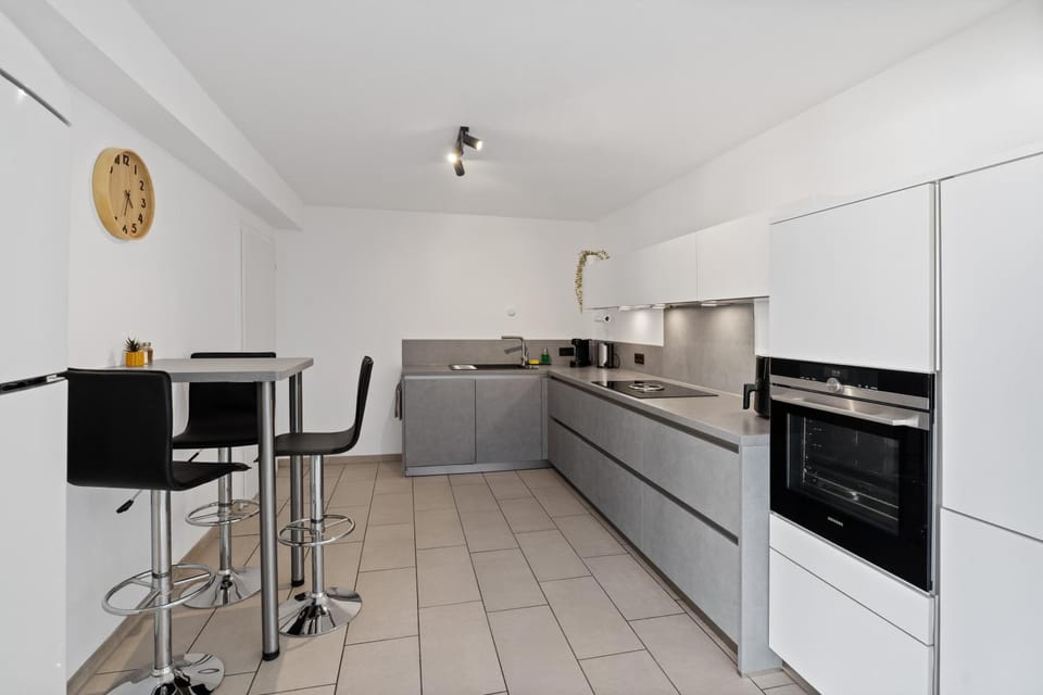 Kitchen or kitchenette, Dining area, dishwasher, stove, toaster