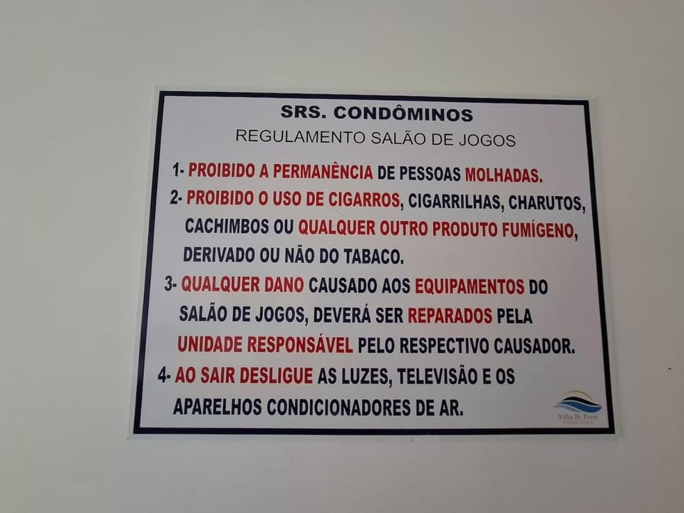 Apartamento no Guarujá, com piscina, 750m da praia Apartment in State of São Paulo
