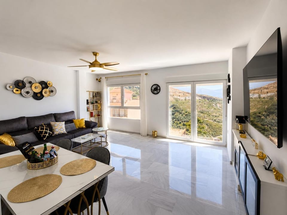 Natural landscape, TV and multimedia, Living room, Dining area, Mountain view, fireplace