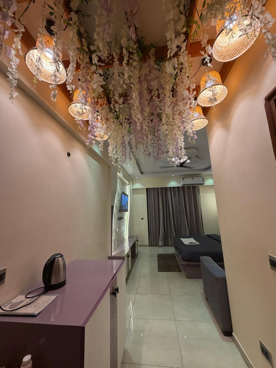 Aureva stays Omaxe Hazratganj Apartment in Lucknow