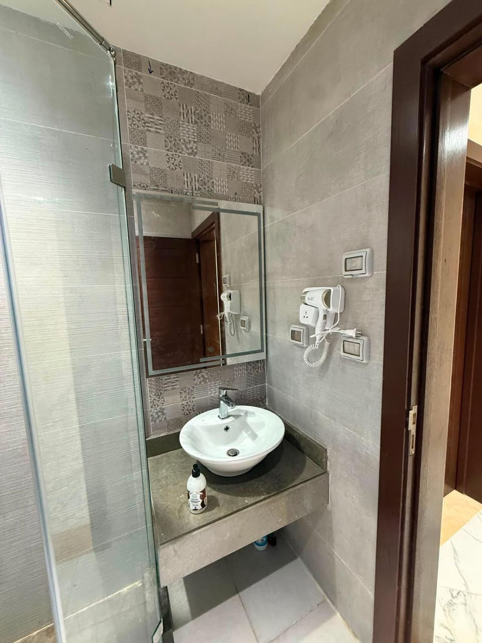 Shower, Bathroom