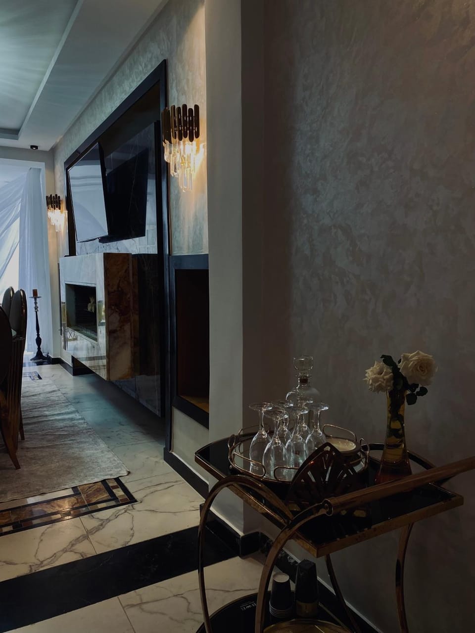 TV and multimedia, Living room, Seating area, Dining area