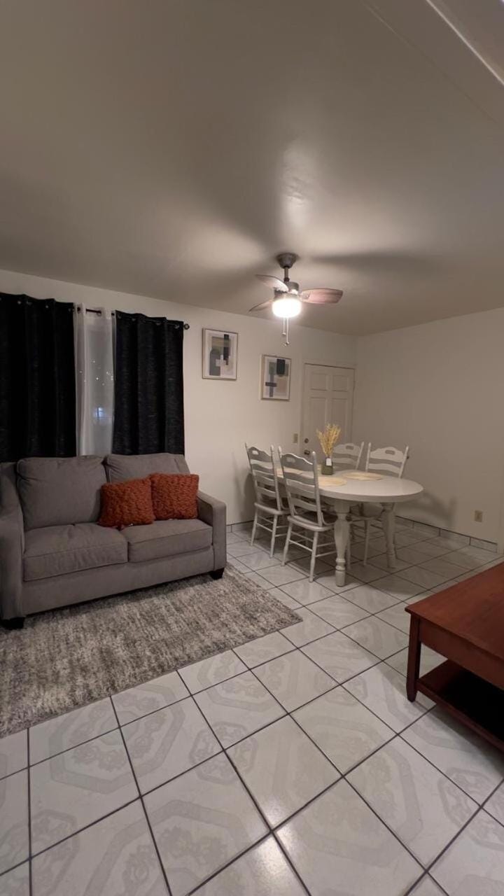 Home with lawn Pet friendly Zona Dorada Tijuana House in Tijuana