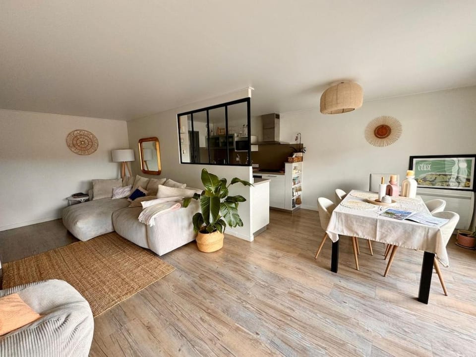 Appartement calme & cosy - Vue montagne - Centre-ville à 2 min Apartment in Provence-Alpes-Côte d'Azur