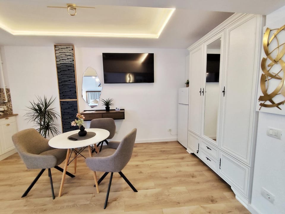 Living room, Dining area, wardrobe