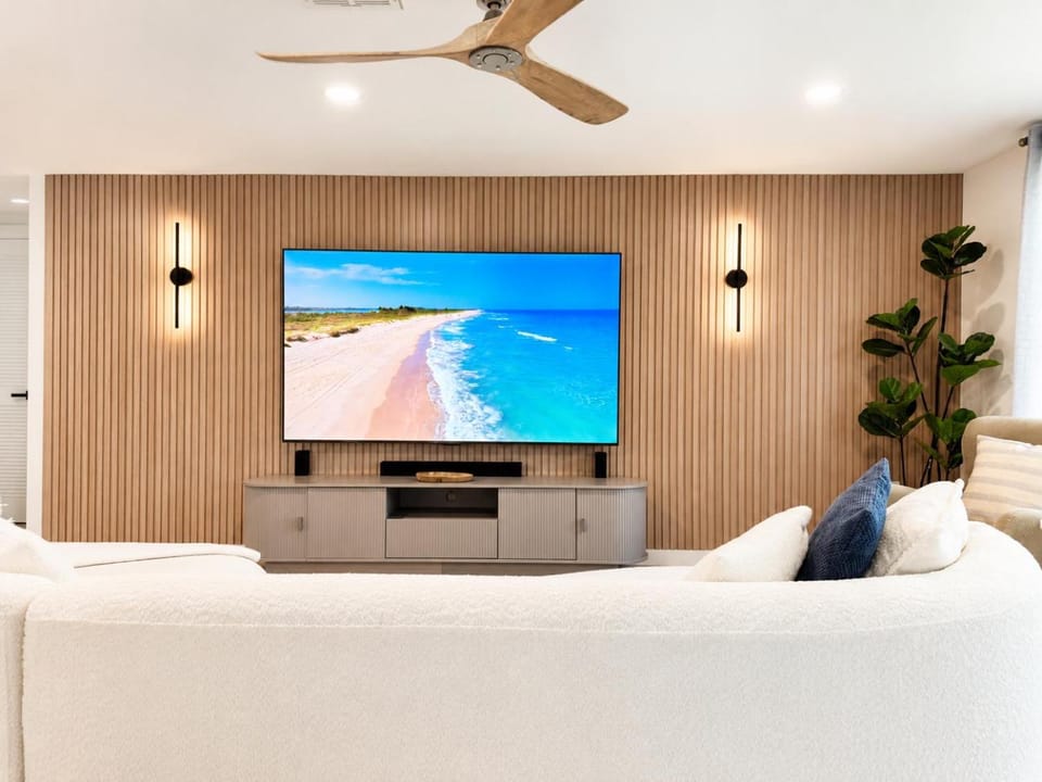 Communal lounge/ TV room, TV and multimedia, Evening entertainment