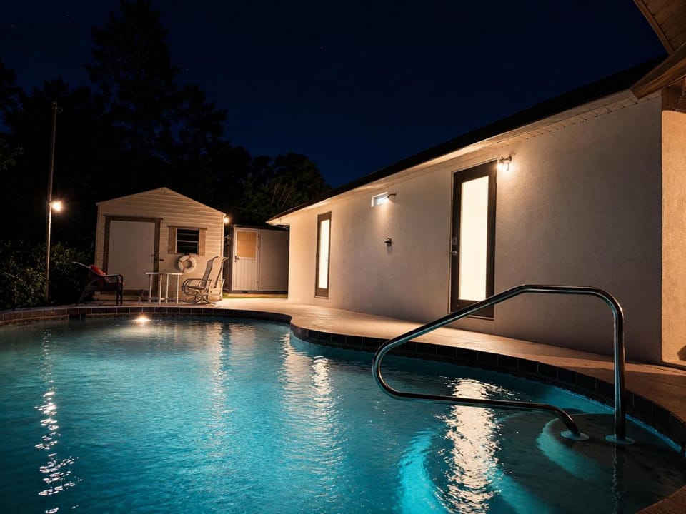 Swimming pool, Swimming pool