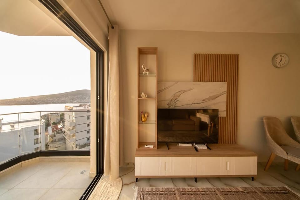 Blue Wave 2BR Apartment- Triple Swimming pool Apartment in Sarandë