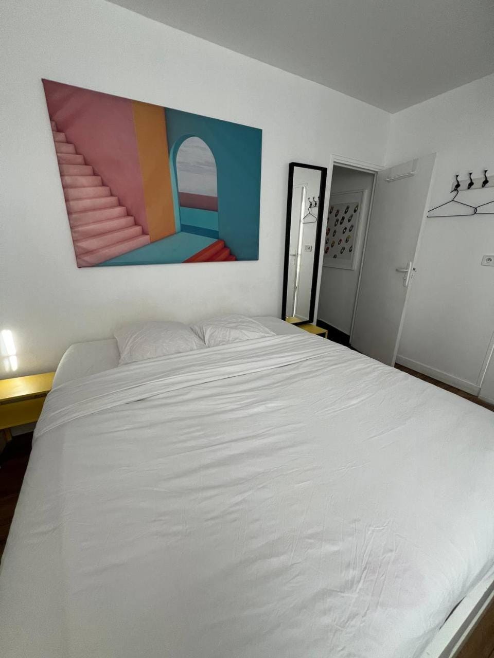 Nuit Blanche Apartment in Aubervilliers