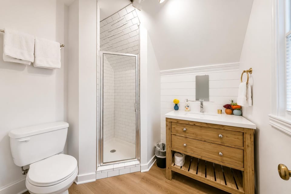 Shower, Toilet, Bathroom