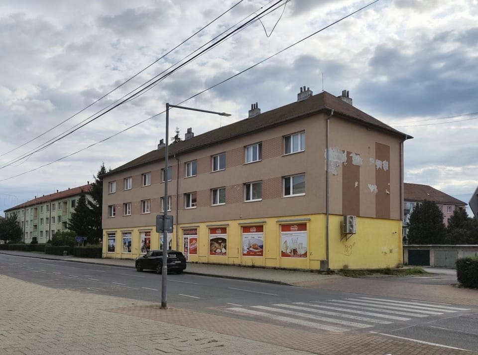 Property building, Neighbourhood