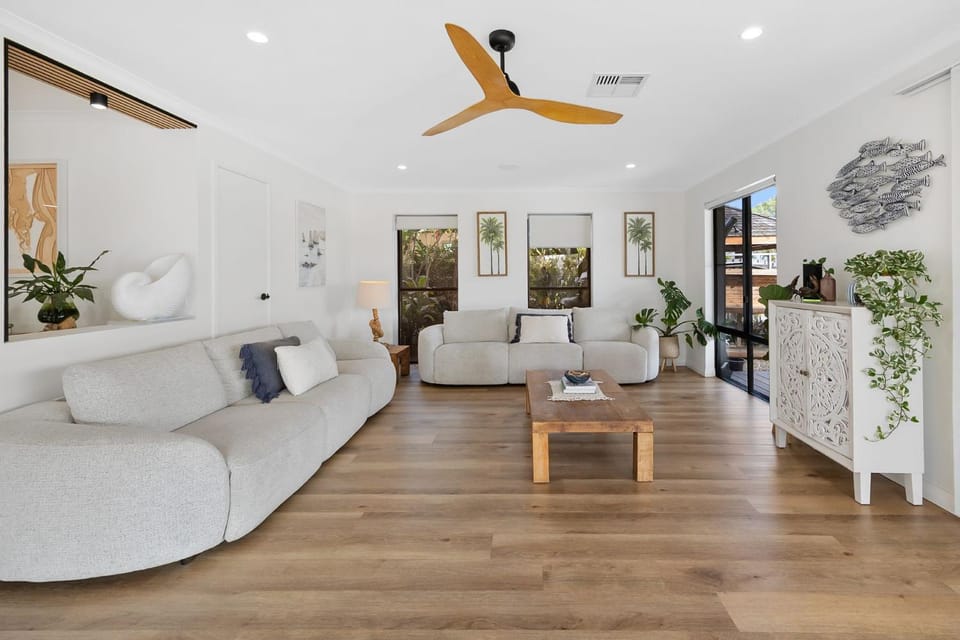 Waterfront Retreat in the heart of Mooloolaba House in Aldinga Place