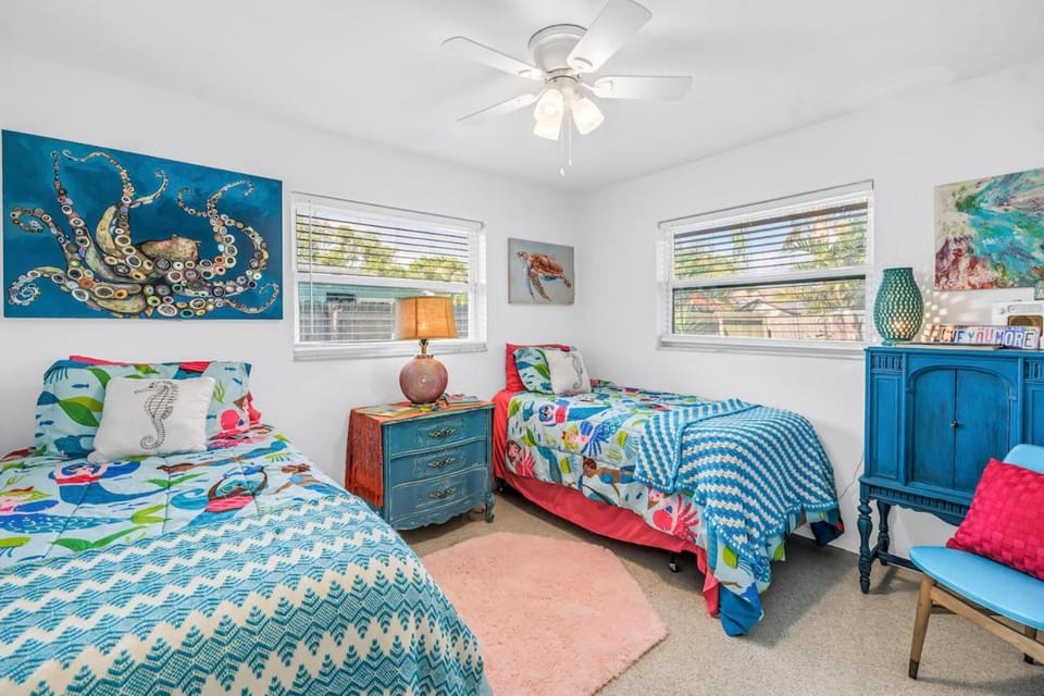 Beach Cove - 3BR Largo Getaway Near Indian Rocks Beach House in Largo