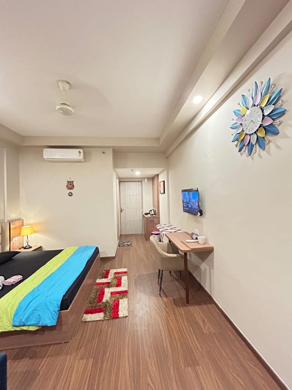 The burjkhalifa studio Vacation rental in Uttar Pradesh