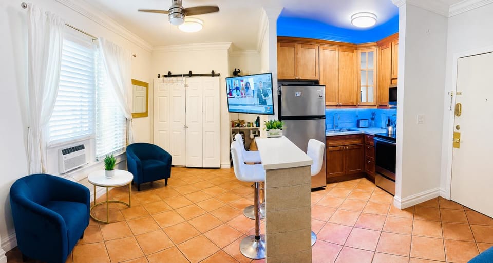 studio in south beach walk to the beach Apartment in Flamingo Lummus