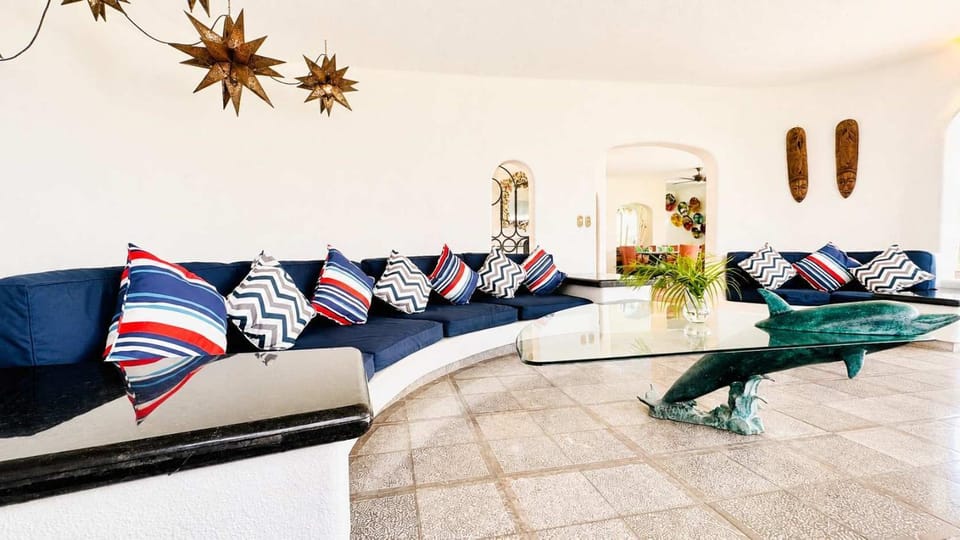 7BR Villa with Private Pool & Spectacular Views Villa in Acapulco