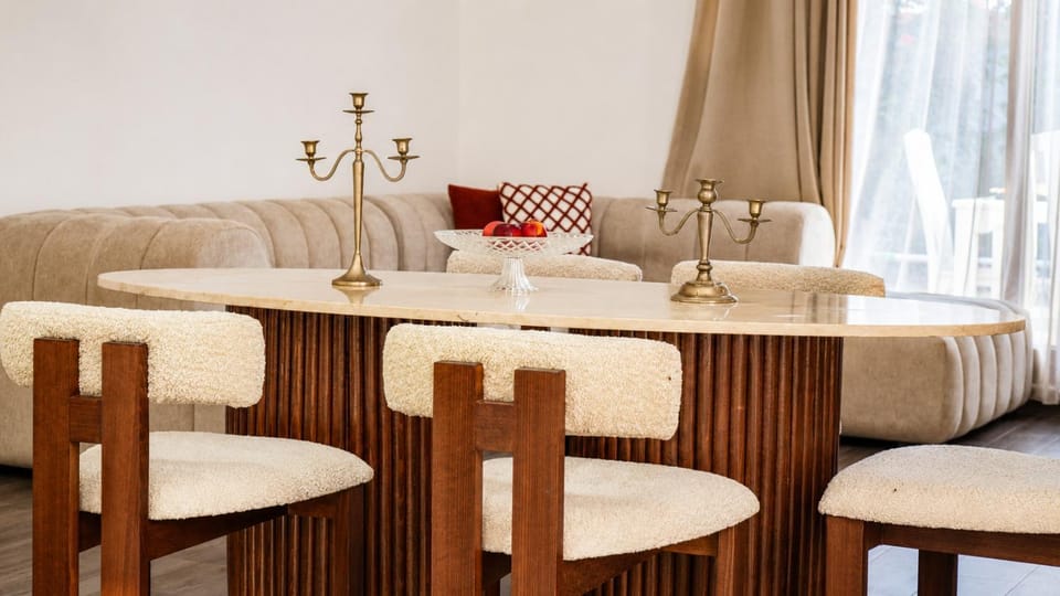 Living room, Seating area, Dining area