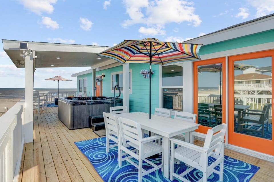 Patio, Hot Tub, Dining area, Sea view