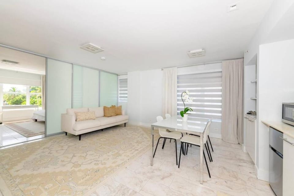 Spacious Newly Renovated Corner Unit South Beach Apartment in South Beach Miami