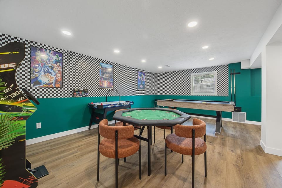 Billiard, Game Room