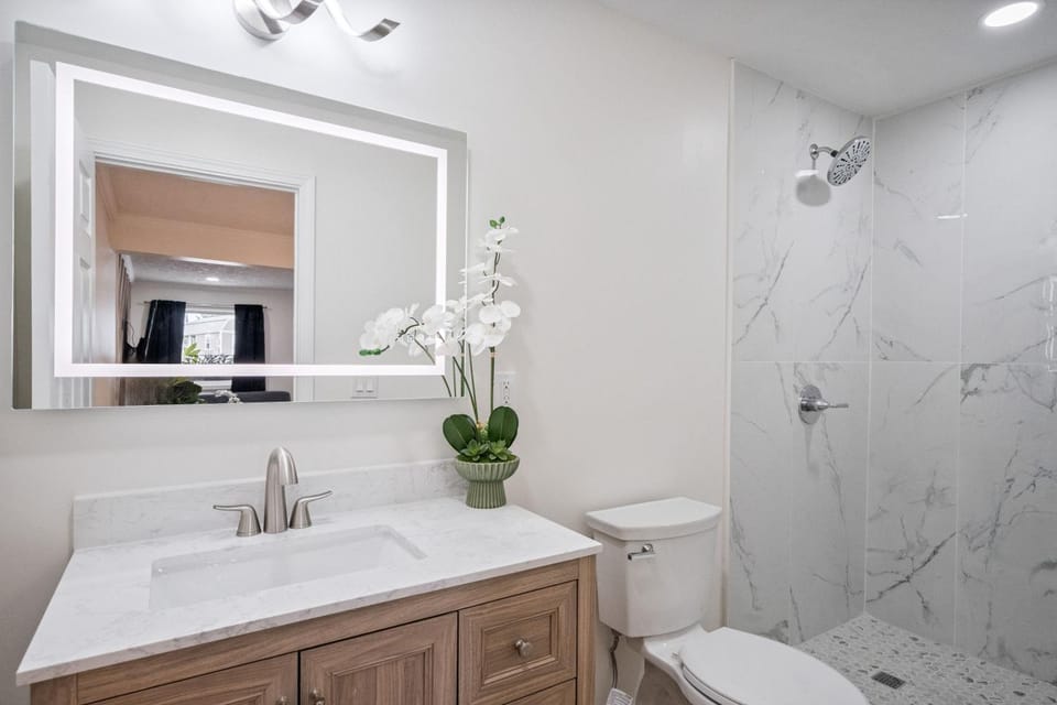 Cosmopolitan Studio A Fresh & Stylish Stay Apartment in Kokomo