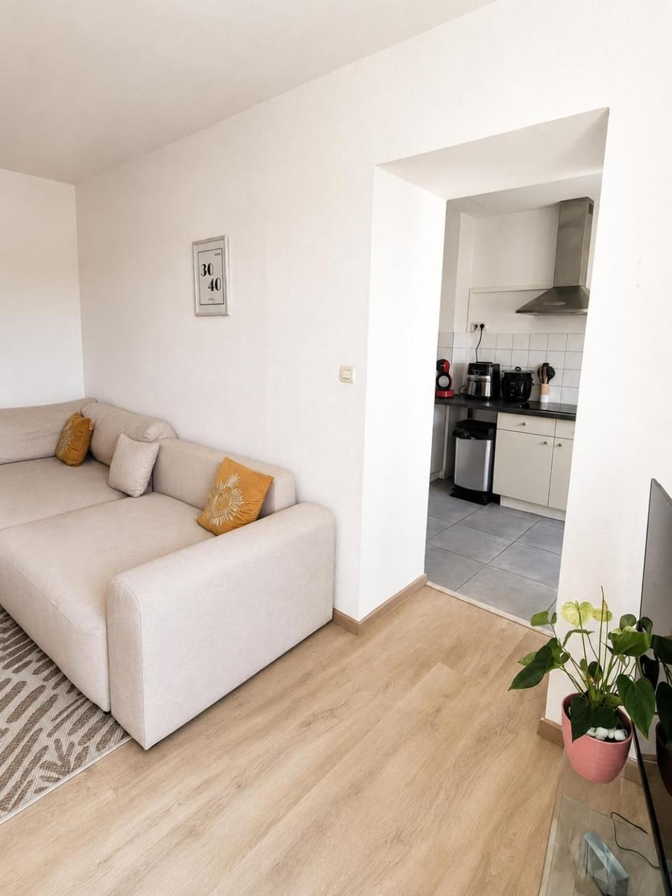 Kitchen or kitchenette, Living room, Seating area, Dining area, minibar, pet friendly, stove