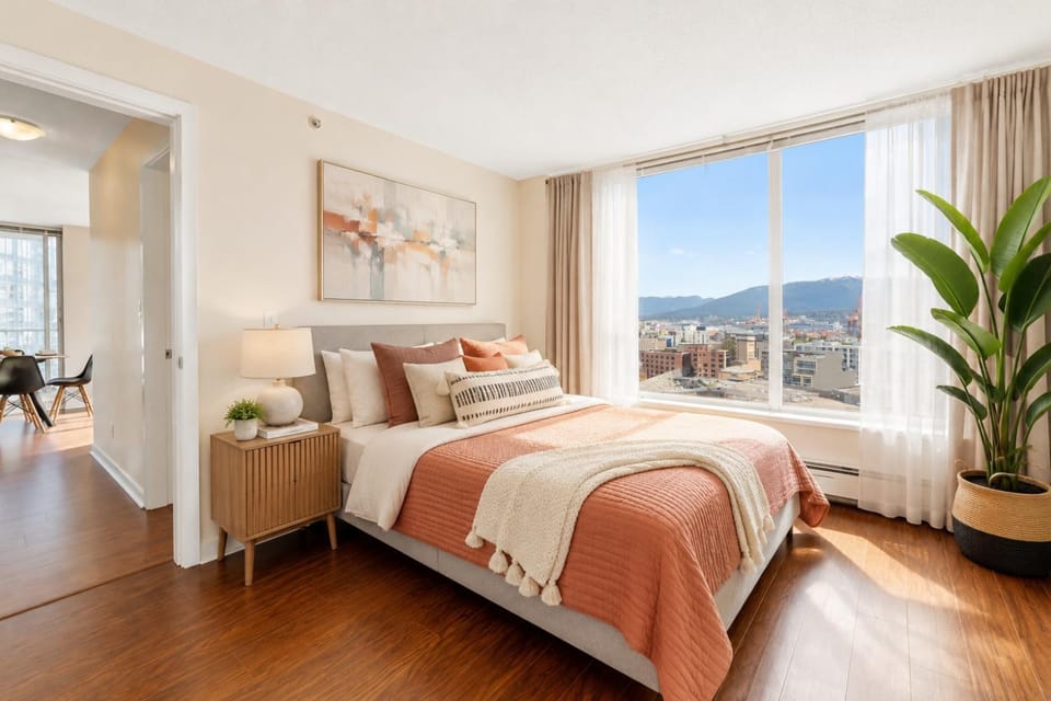 Elegant 2BR plus Den Near BC Place and SkyTrain Apartment in Vancouver