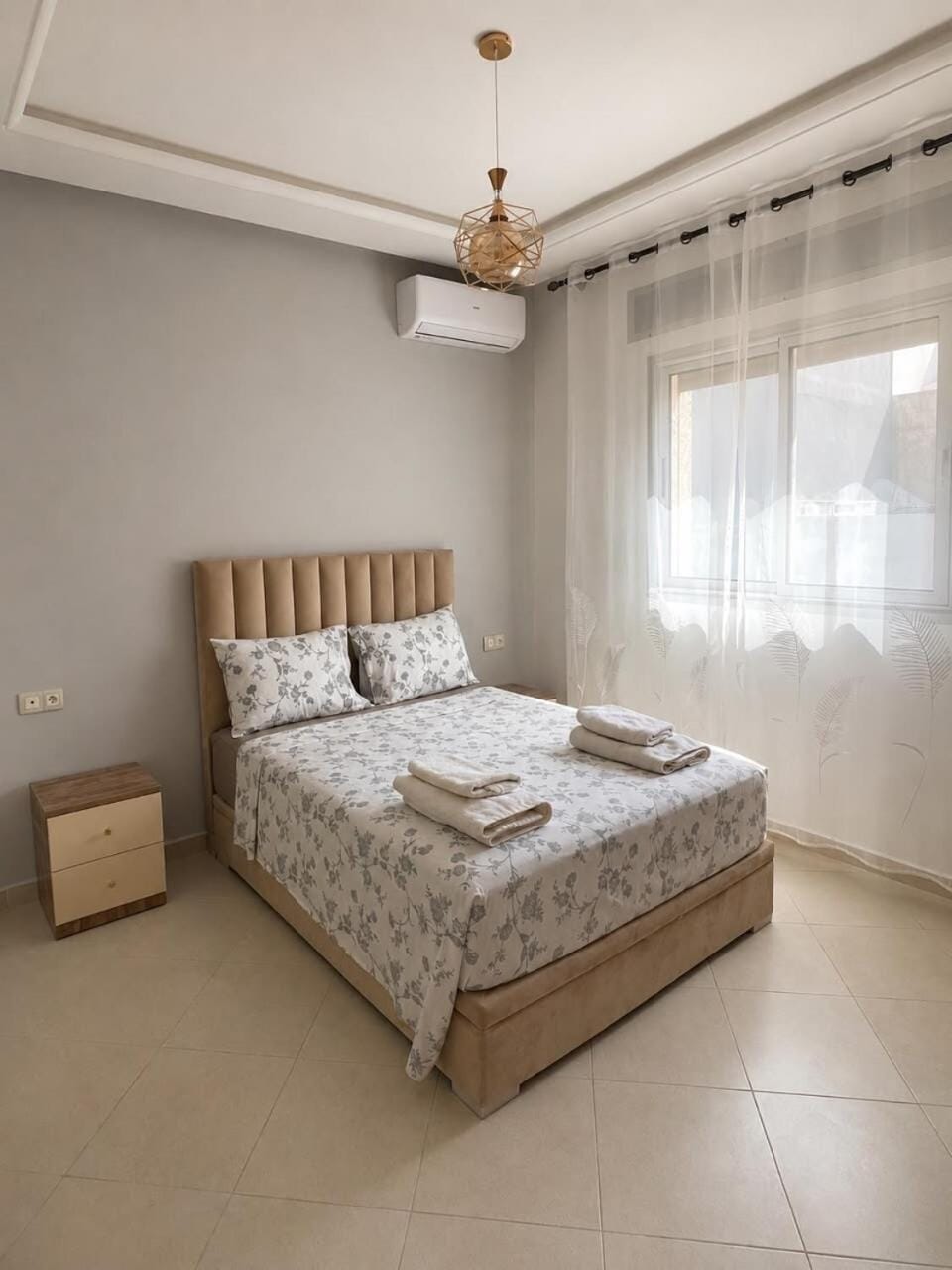 Quiet modern apartment with AC near to Malabata beach And train station Apartment in Tangier