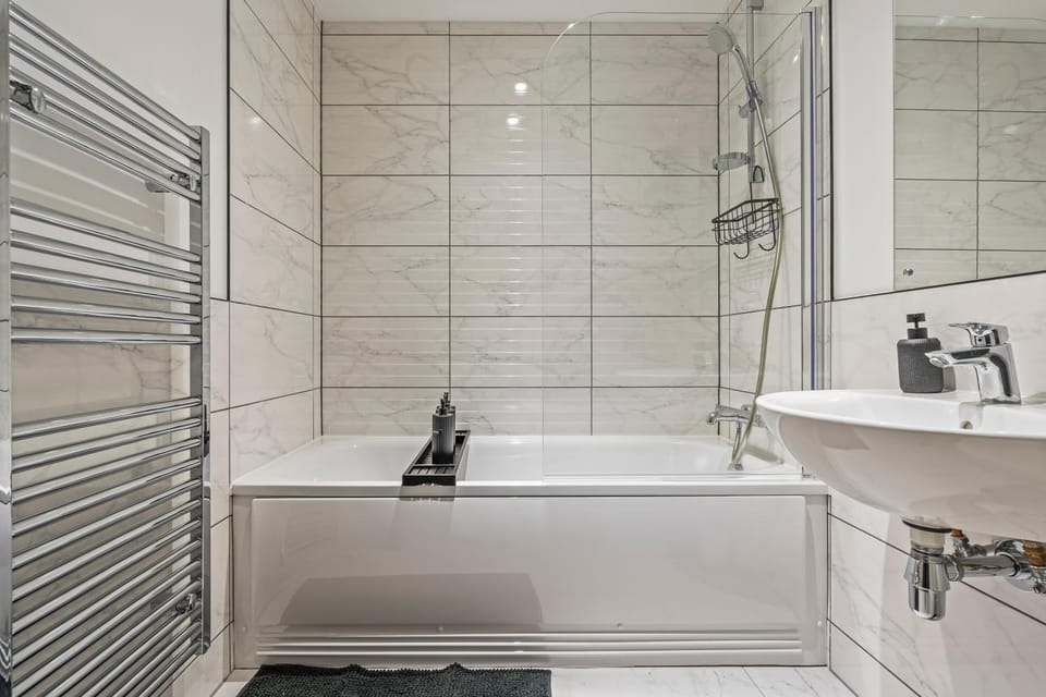 Bathroom, Bath