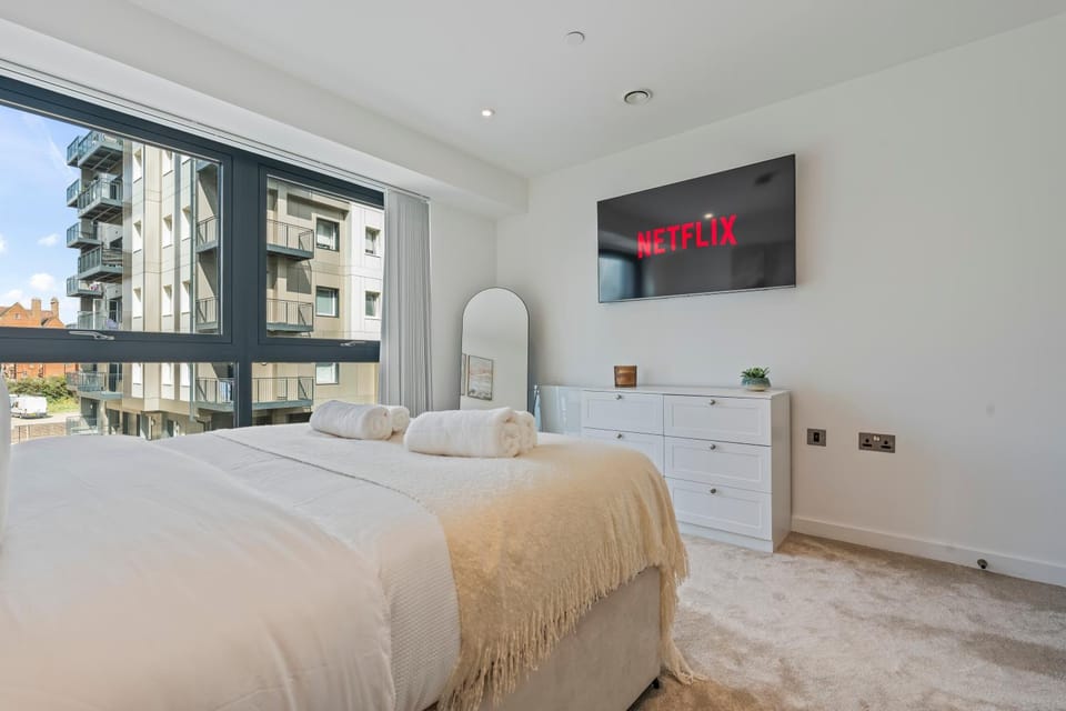 TV and multimedia, Photo of the whole room, Bedroom