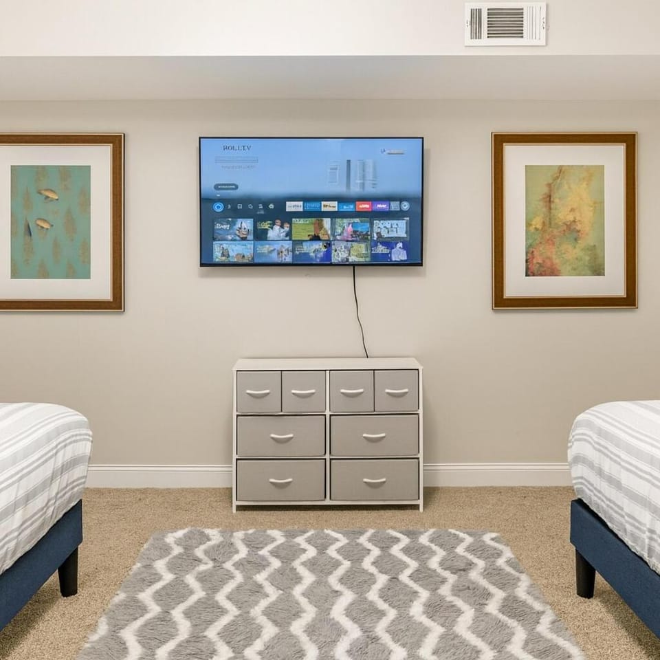 Chic Midtown Retreat - Steps to Shops, Eats, Fun Apartment in Atlanta