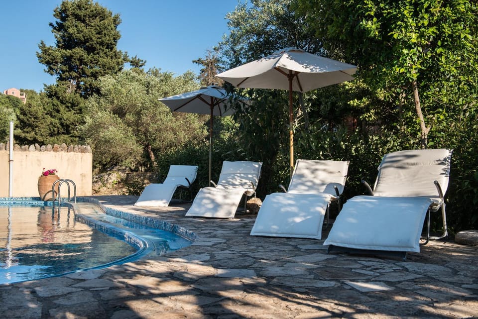 Property building, Swimming pool, Swimming pool
