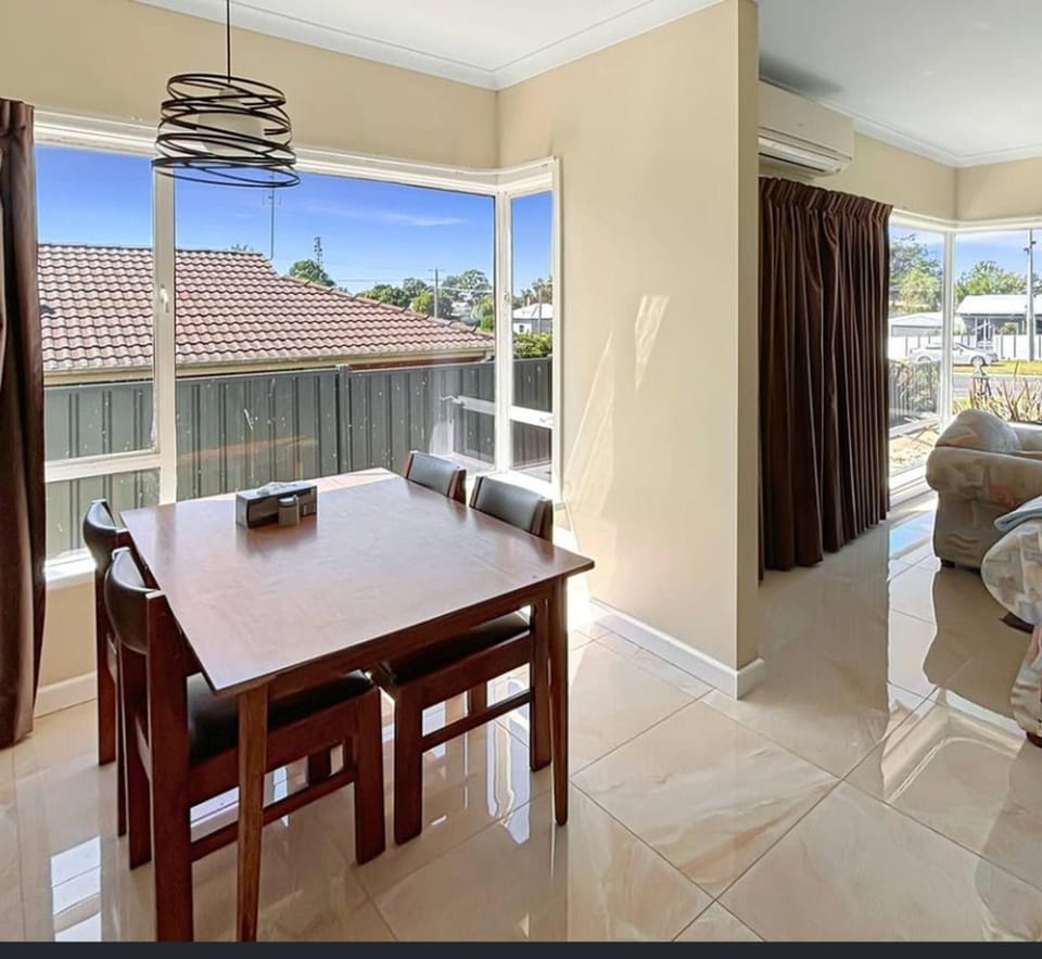 Cozy Guest Room in West Bairnsdale - Walk to CBD Trails Bed and Breakfast in Bairnsdale