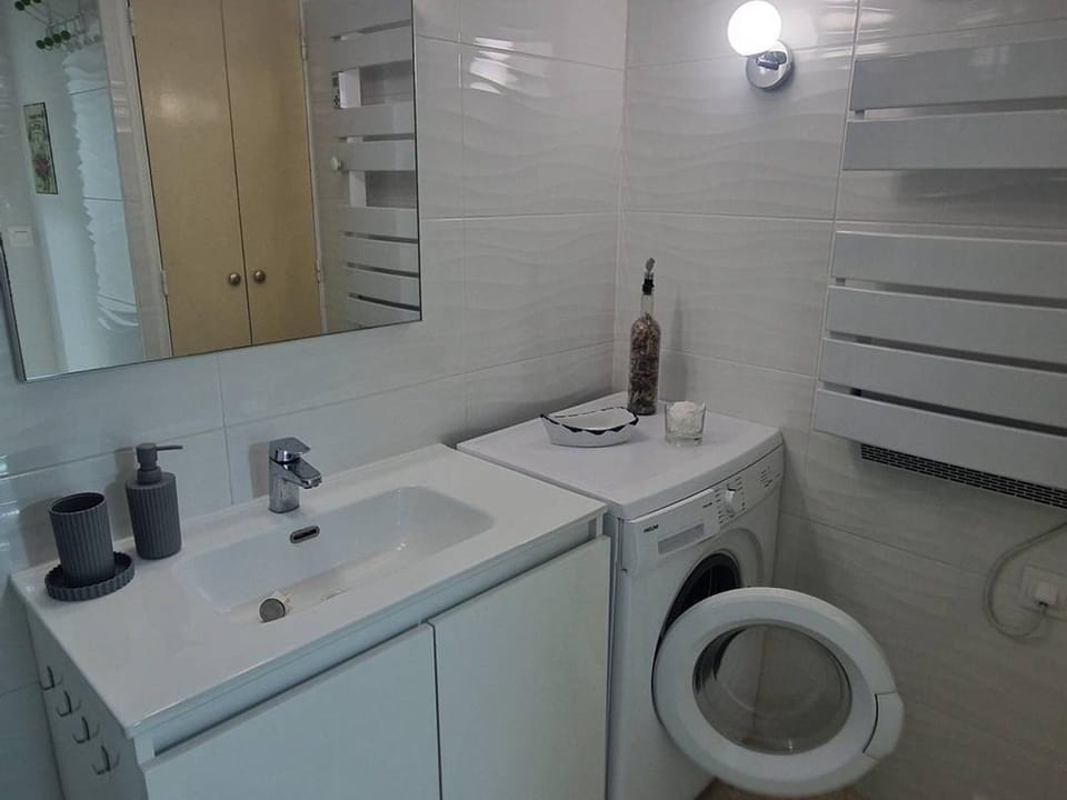 Appartement climatisé, parking privé - 4 pers. Apartment in Balaruc-les-Bains