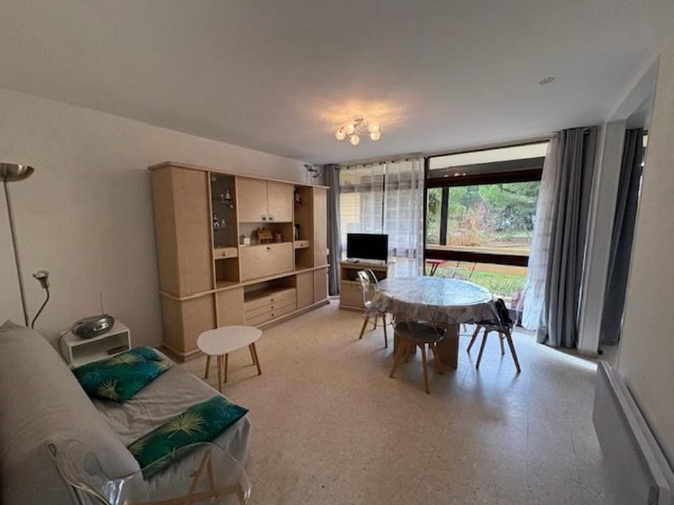 Appartement climatisé, parking privé - 4 pers. Apartment in Balaruc-les-Bains