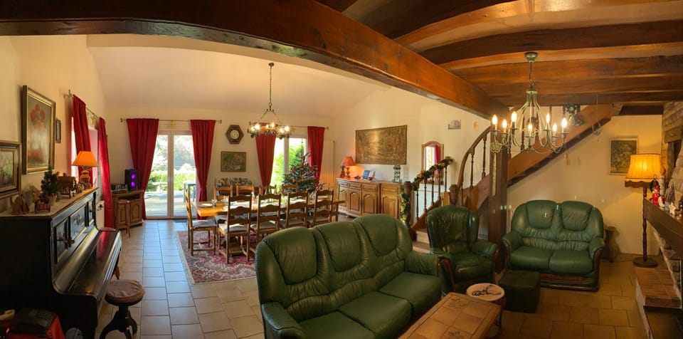 TV and multimedia, Living room, Dining area, fireplace