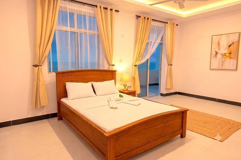 Bed, Balcony/Terrace, Beach, Bedroom, Sea view, air conditioner