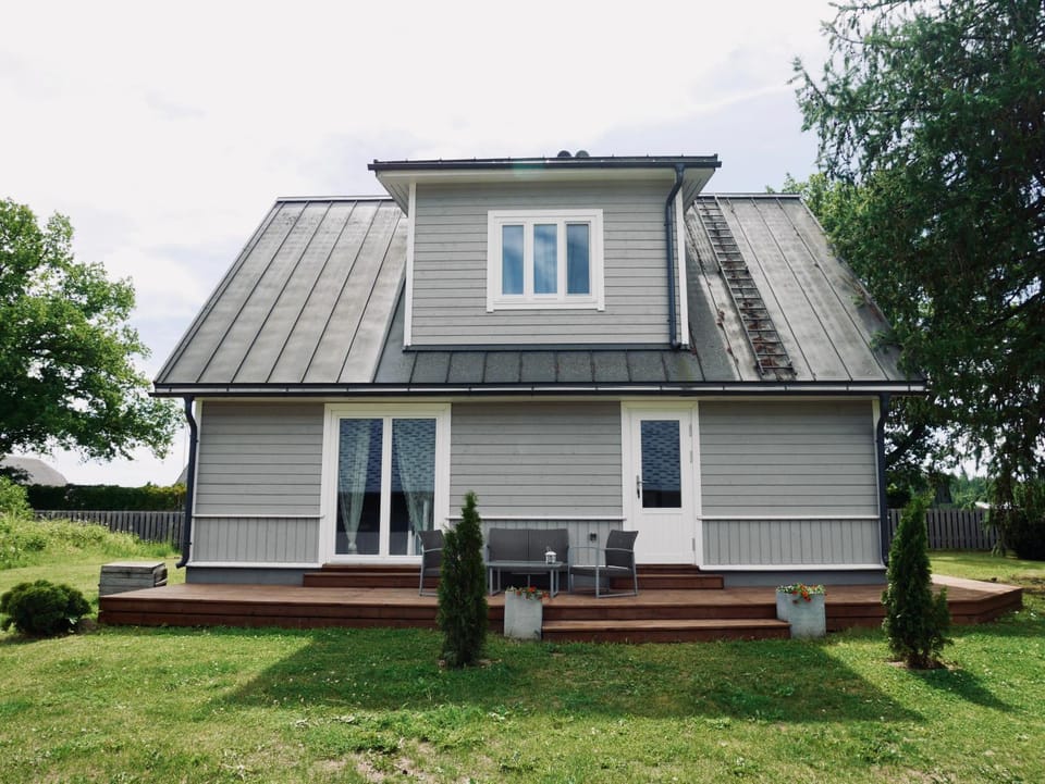 Property building, Spring, Day