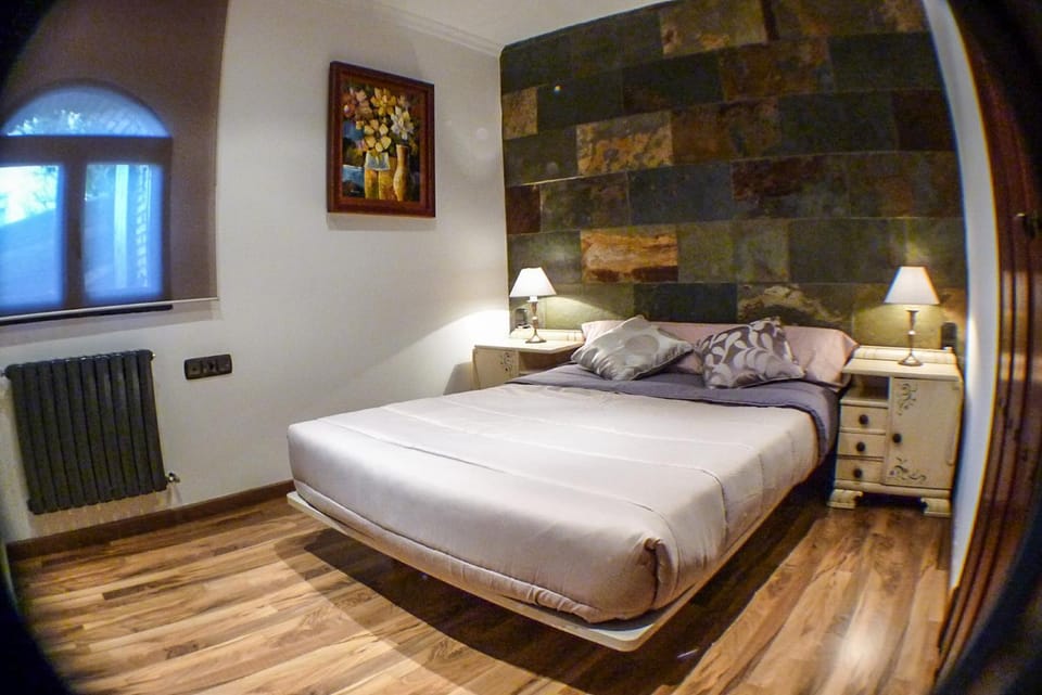 Bed, Photo of the whole room