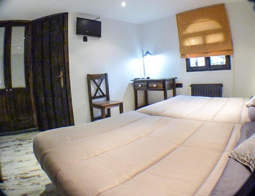 Bed, Photo of the whole room