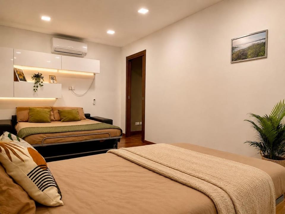 Luxury Valletta WaterFront Retreat - Marina Views Apartment in Sliema