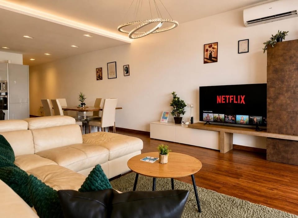 Luxury Valletta WaterFront Retreat - Marina Views Apartment in Sliema