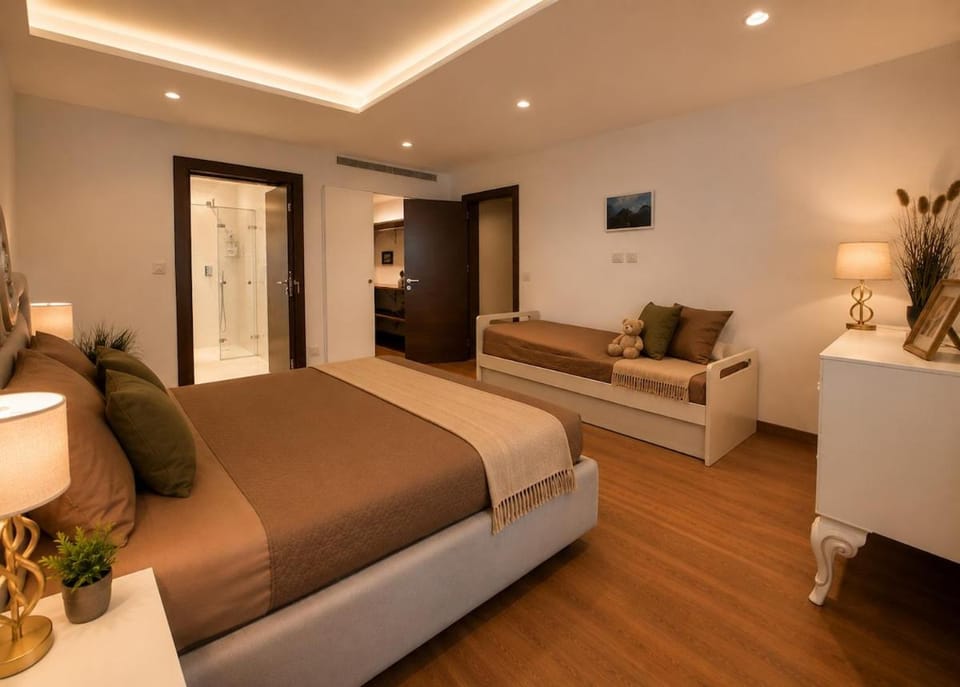 Luxury Valletta WaterFront Retreat - Marina Views Apartment in Sliema