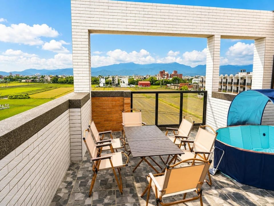 Patio, Natural landscape, Balcony/Terrace