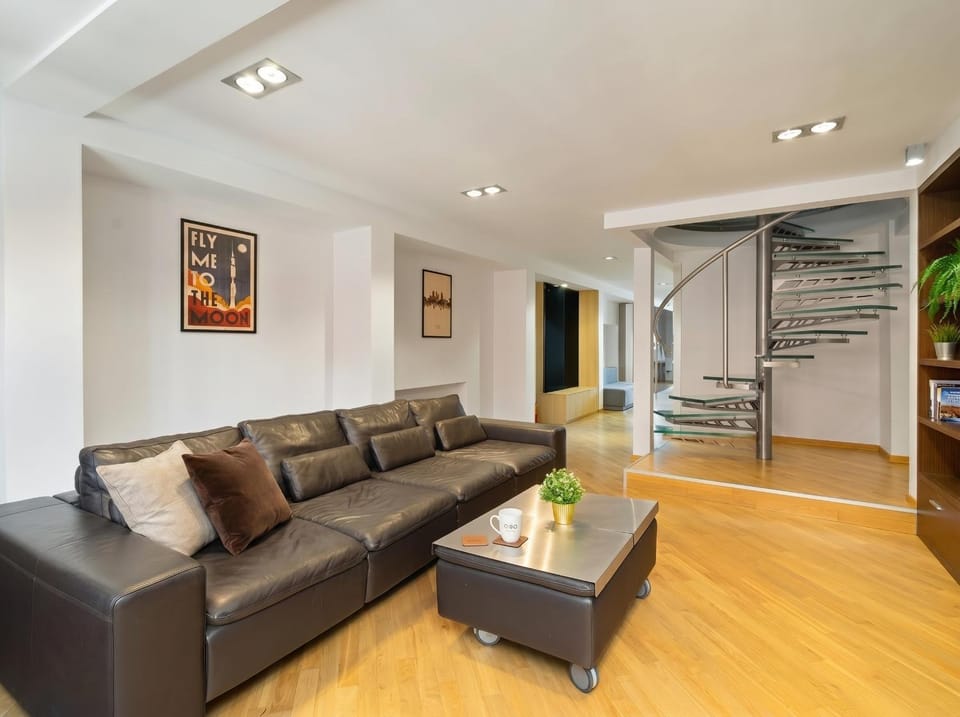 Living room, Seating area